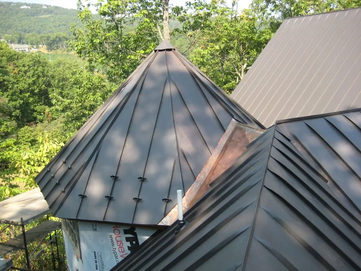 Professional Roof Tarp Installation by Craftsman Roofing in Tarrytown